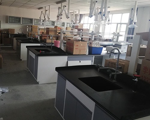 太原大學(xué)實(shí)驗(yàn)室安裝